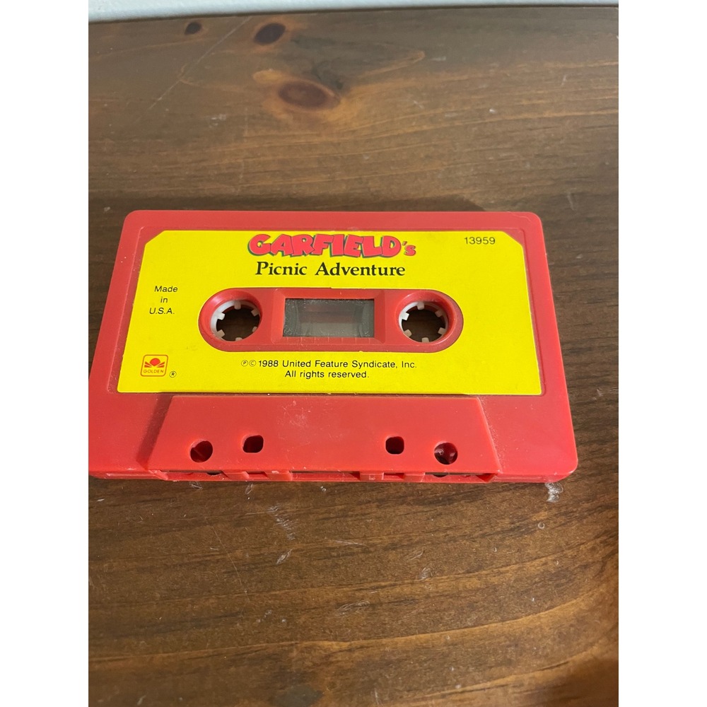 Garfield's Picnic Adventure Vintage 1988 Golden Cassette Tape Red 13959 - Picture 3 of 5